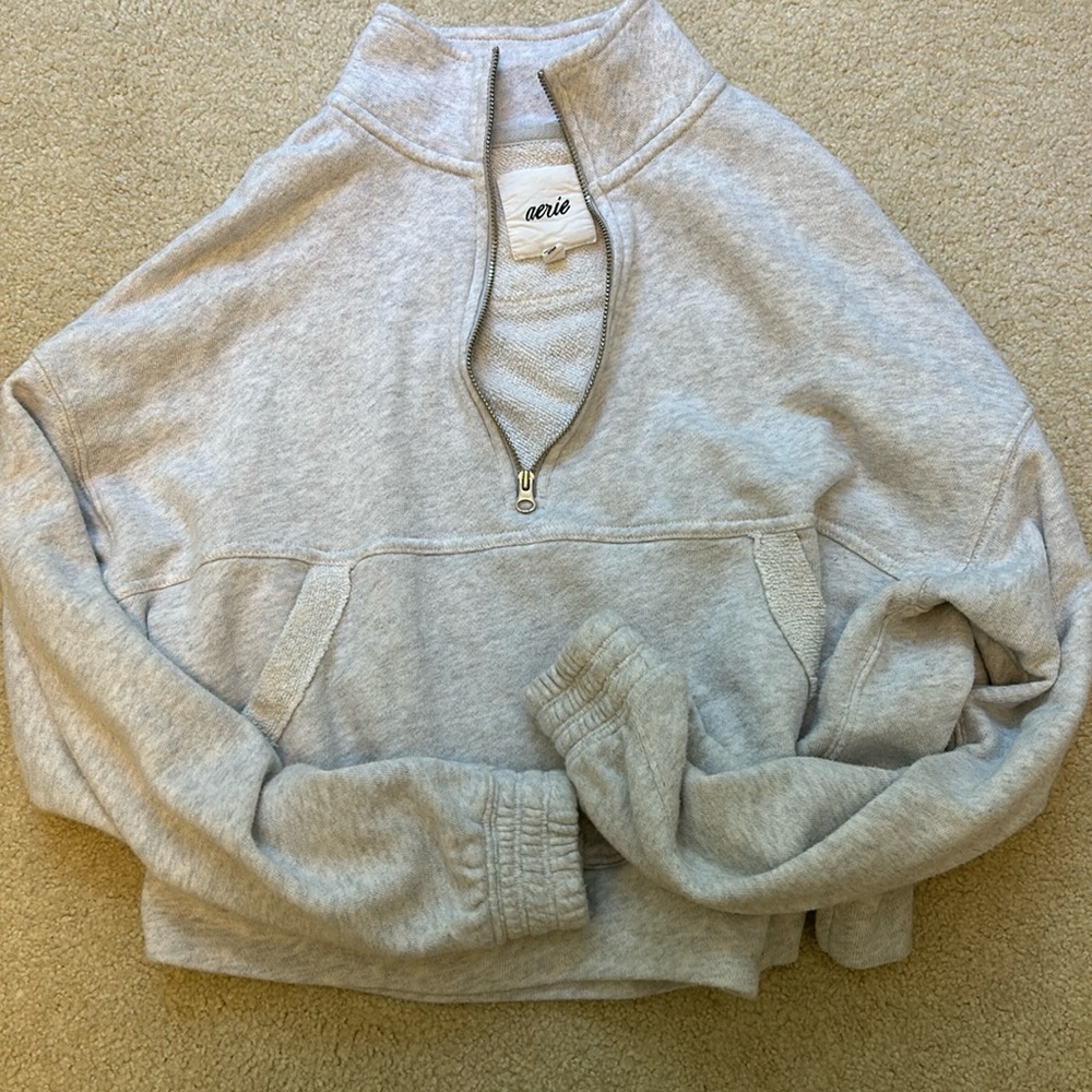 Grey sweatshirt